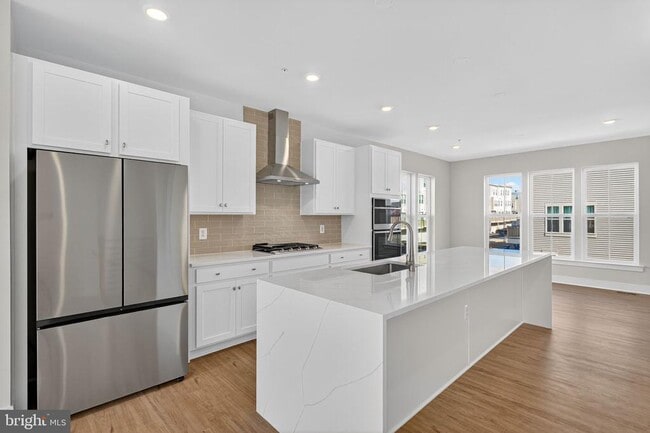 Building Photo - 22832 Tawny Pne Sq