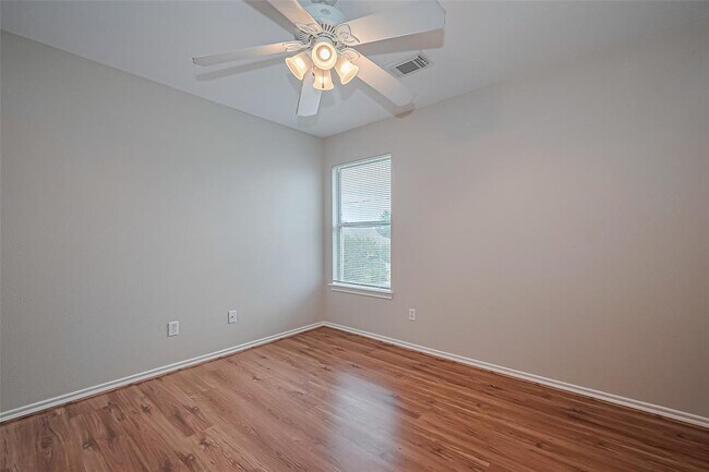 Building Photo - 16839 Carrollton Creek Ln