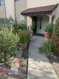 Building Photo - 433 Avenida Garza