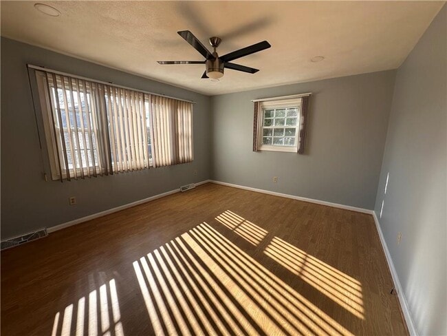 Building Photo - 65 Ingalls St