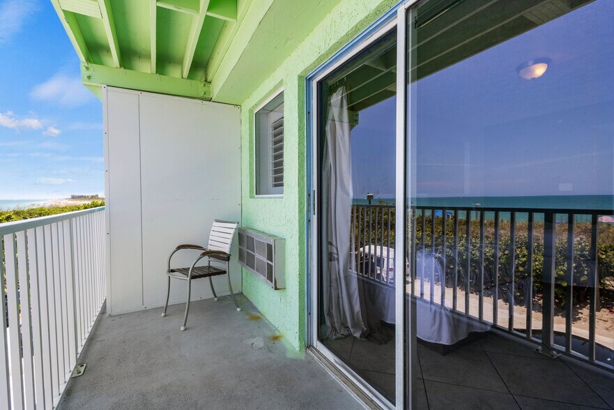 Building Photo - 110 S Ocean Dr