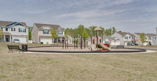 Building Photo - One Story 4-Bed Home in Fuquay-Varina