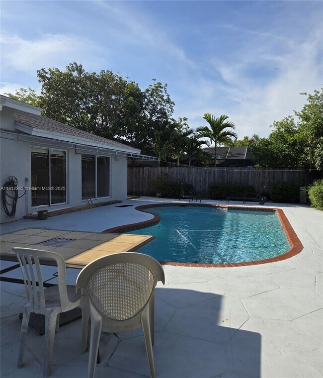 Building Photo - 10625 SW 127th Pl