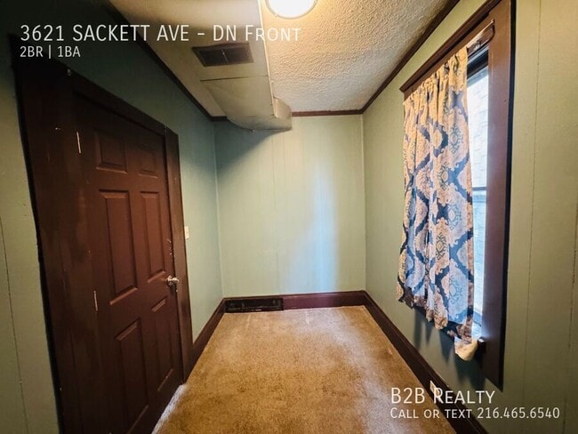 Building Photo - 3621 Sackett Ave