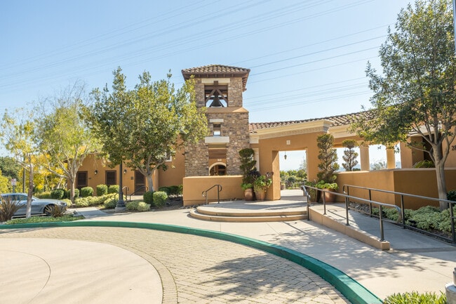 Building Photo - 2802 Bellezza Dr