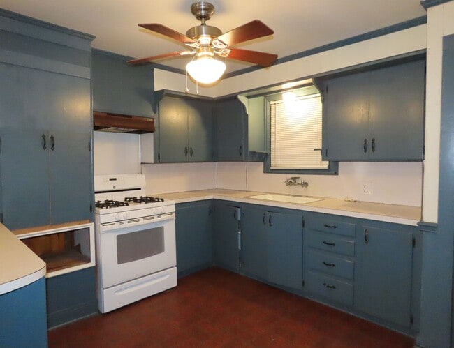 Building Photo - Charming 1 Bedroom, 1 Bath House w/Worksho...