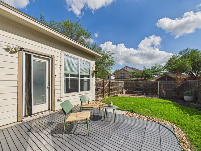 Building Photo - Charming Single-Story Retreat with Designer Finishes in South Austin