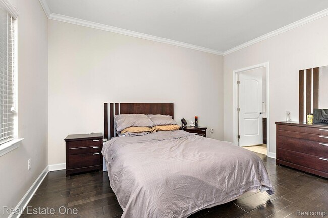 Building Photo - 5570 Arbor Chase Dr