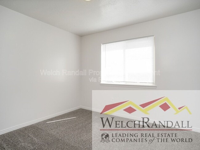 Building Photo - 1428 N 2575 E