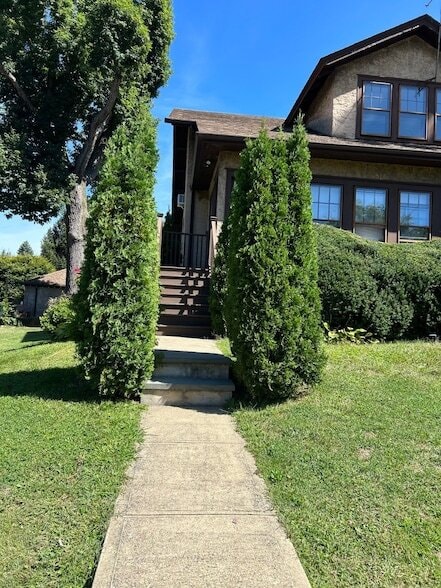 Building Photo - 11 Elliott Pl