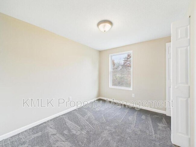 Building Photo - 9042 Maple Grove Rd