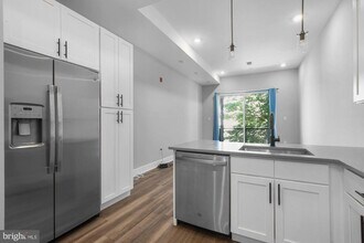 Building Photo - 910 N 17th St