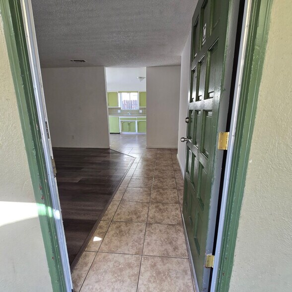 Building Photo - 3111 W Caldwell Ave