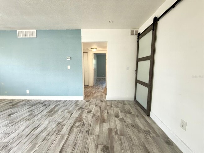 Building Photo - 1227 Bloxam Ave