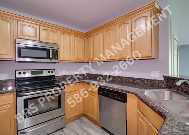 Building Photo - 2-bedroom 2 bath condo in Shelby Township