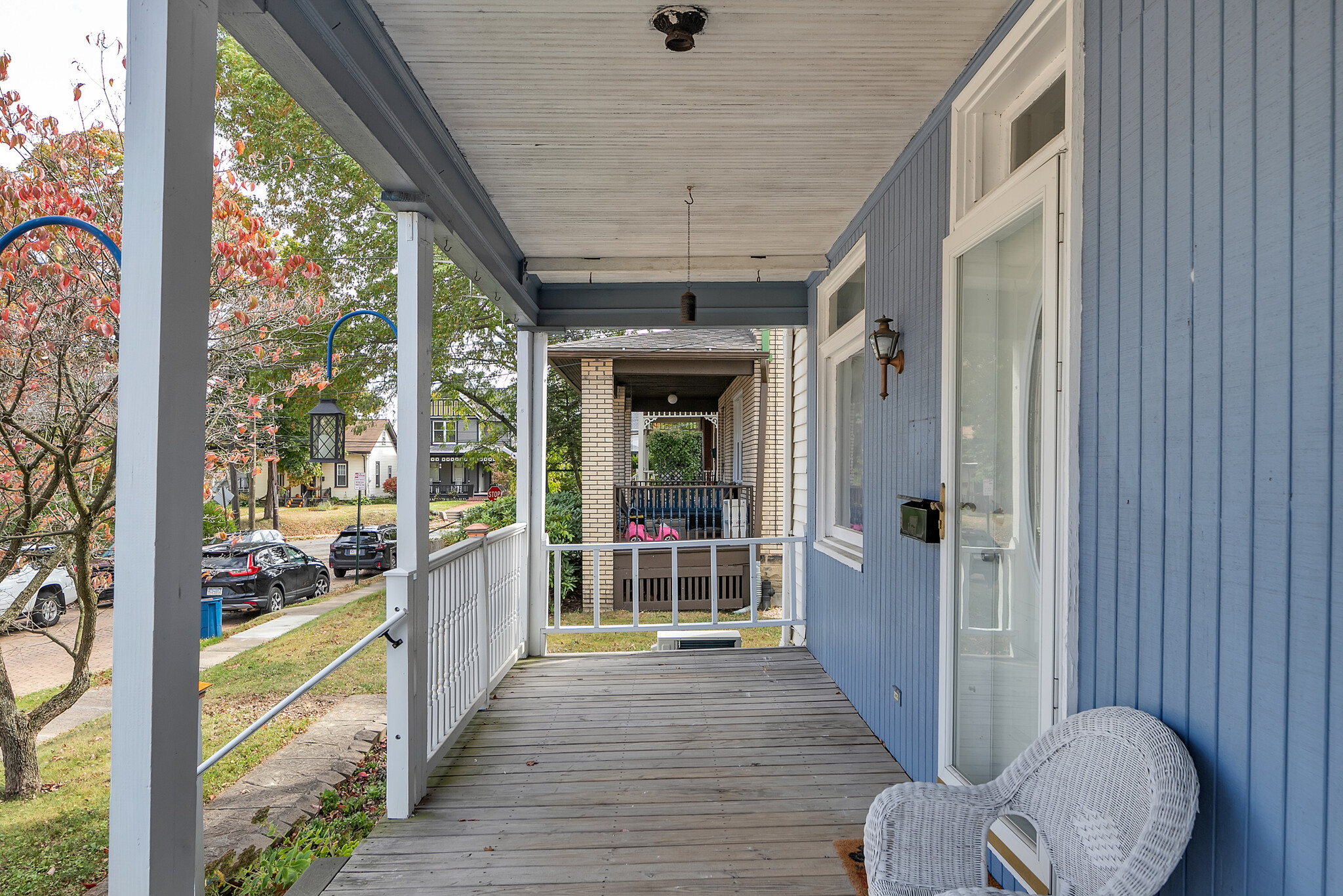 Enjoy the large covered porch - 715 Clinton Pl