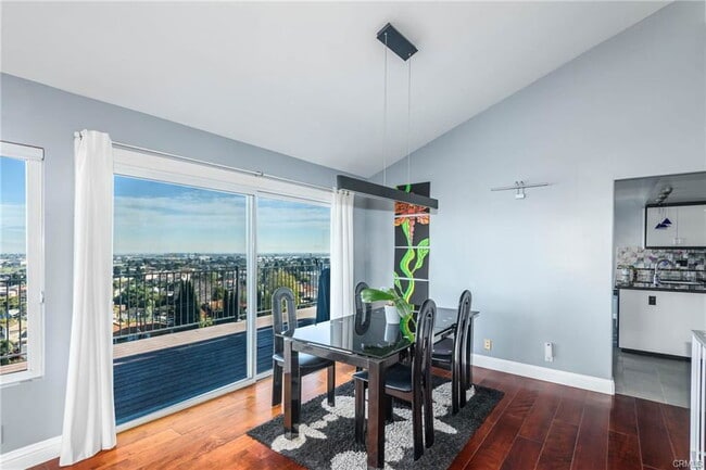 Building Photo - 3923 Mesa St