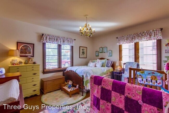 Building Photo - 3 br, 2 bath House - 4496 Berting St.