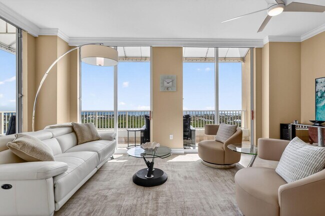 Building Photo - 700 E Boynton Beach Blvd