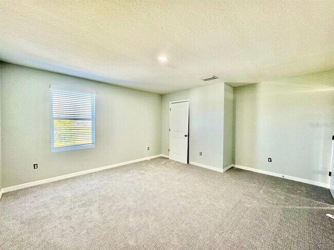 Building Photo - 35743 Hillbrook Ave