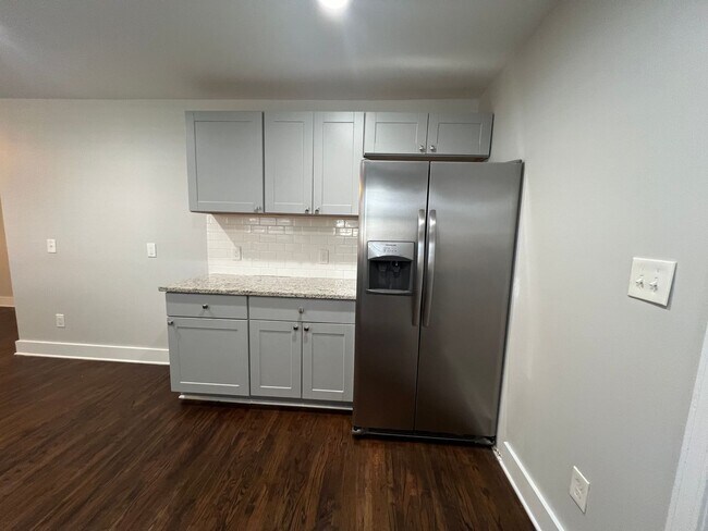 Building Photo - Renovated Brick Ranch in NW Charlotte