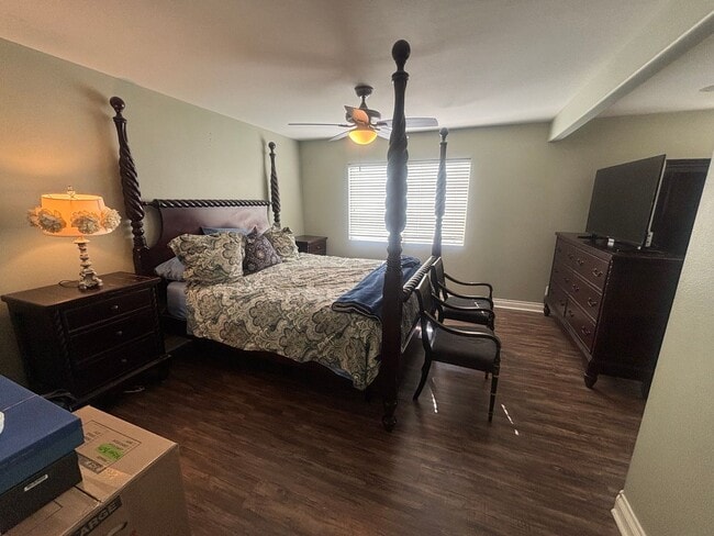 Building Photo - Beautiful 4 Bedroom Home with Solar and a Large Yard in Stevenson Ranch