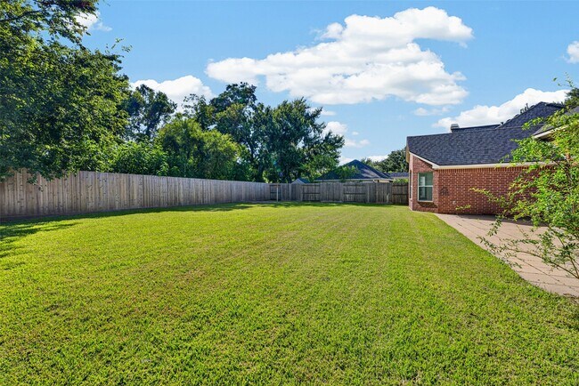 Building Photo - 8519 Babbling Brook Ct