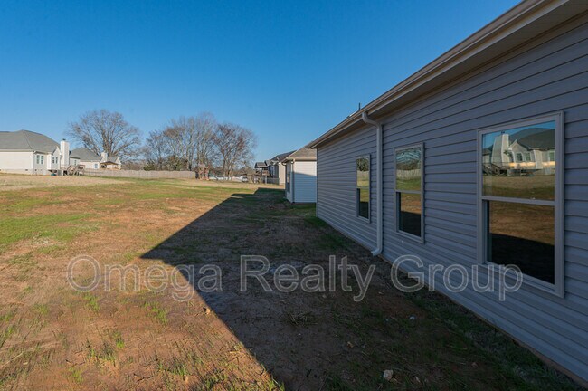 Building Photo - 45 Red Oak Ct