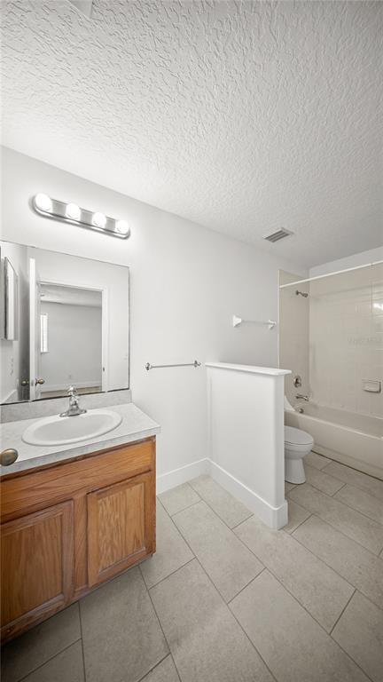 Building Photo - 12649 Somerset Oaks St