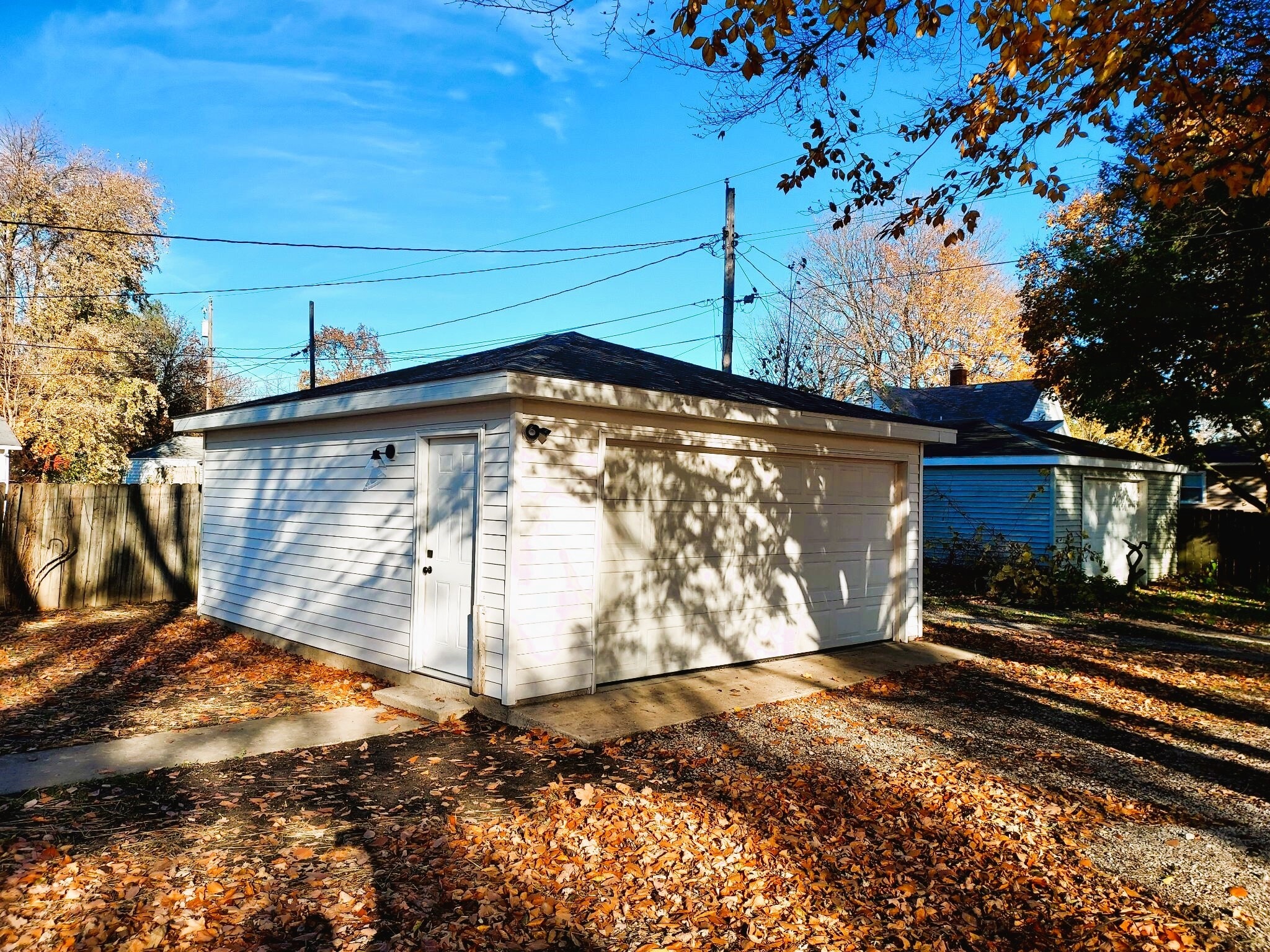 Building Photo - 205 Cable St