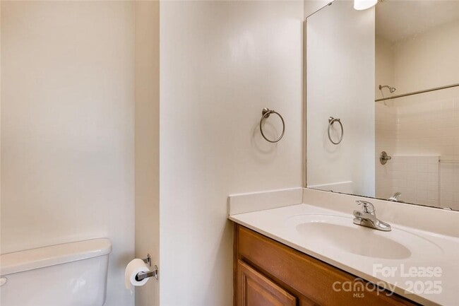 Building Photo - 1305 Summit Greenway Court
