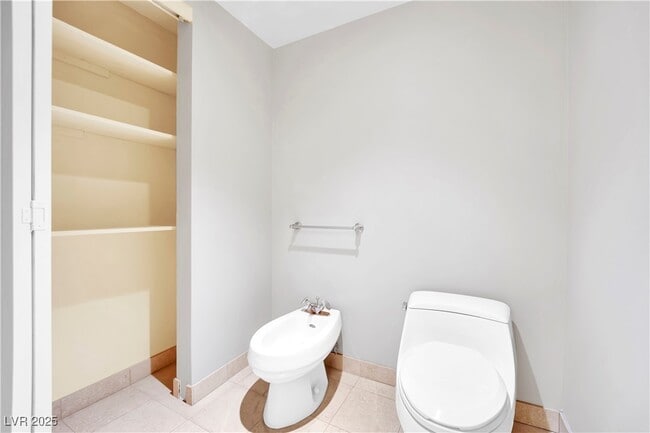 Building Photo - 2777 Paradise Rd