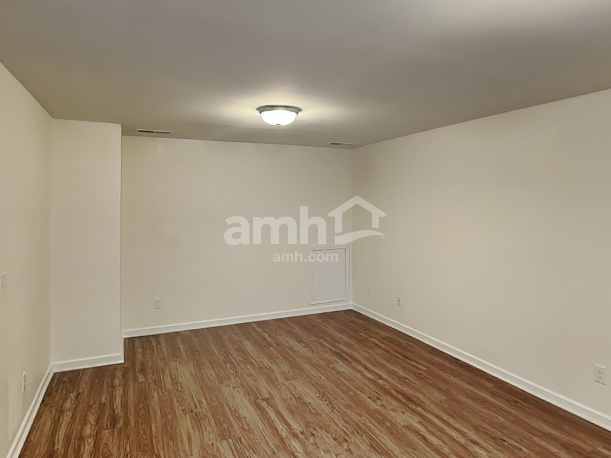 Building Photo - 3711 Community Cir