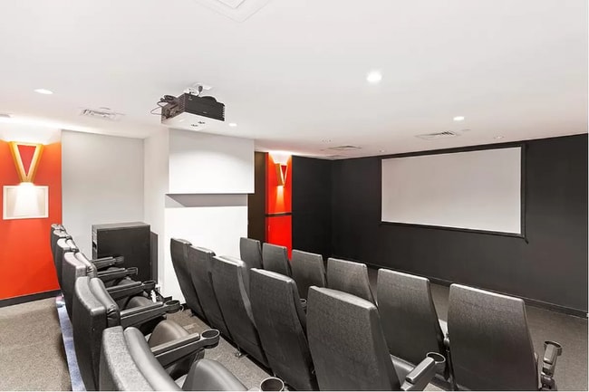 Building Photo - 634 W 42nd St