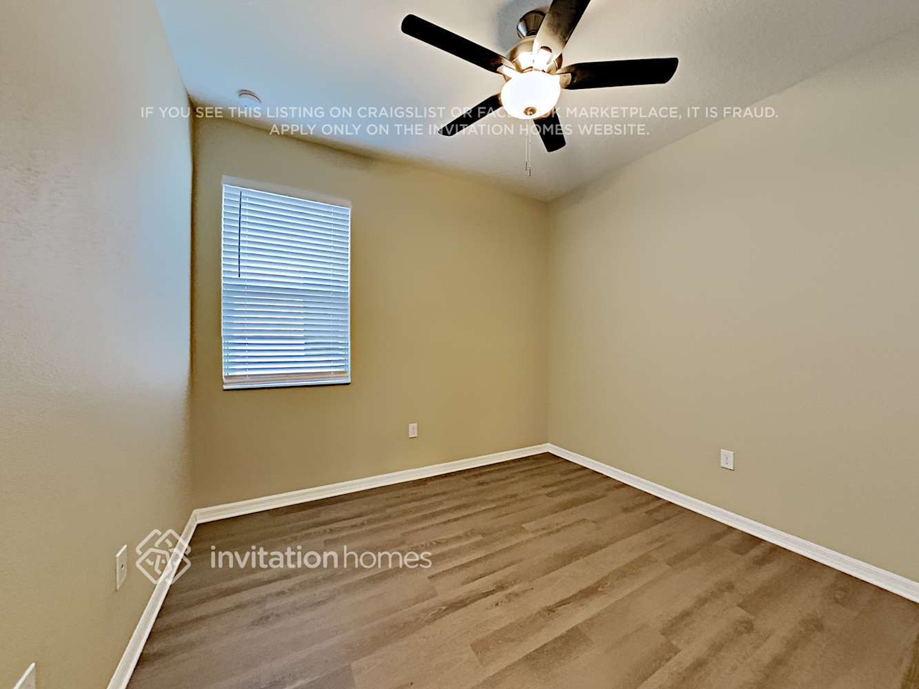 Building Photo - 14231 Seranoa Dr
