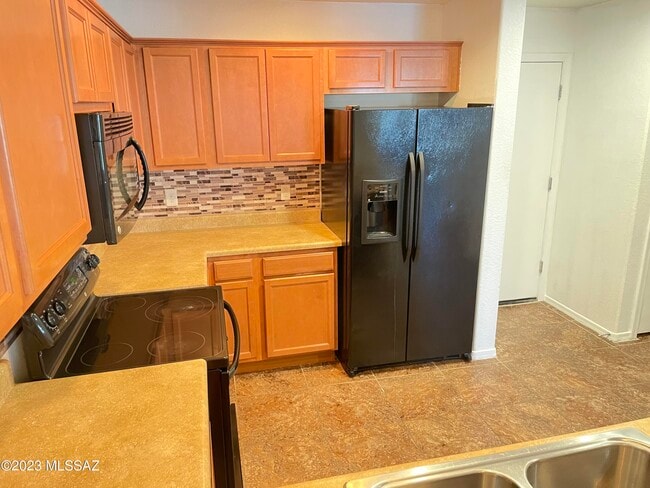 Building Photo - 10573 E Pleasant Pasture Dr