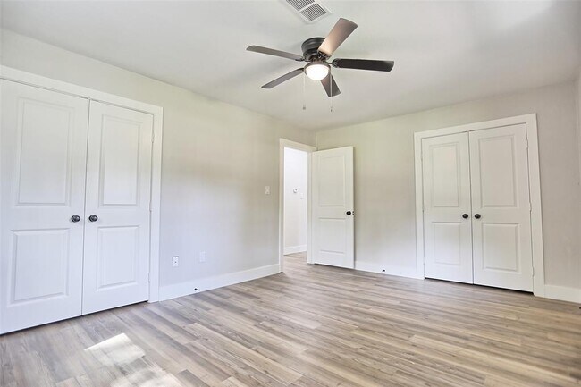 Building Photo - 704 Natchez River Cir