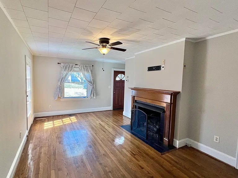 Building Photo - 435 Rollingwood Cir