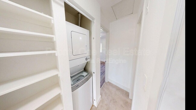 Building Photo - 7405 Charmant Dr