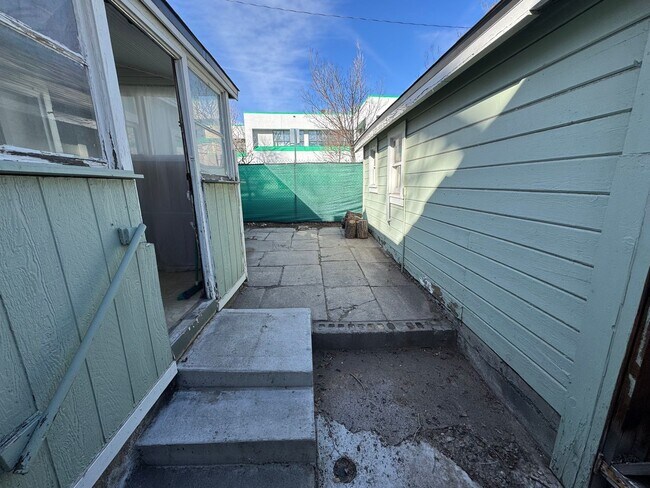 Building Photo - Newly renovated 2 bedroom home in Reno with backyard and garage! Must see! MOVE IN SPECIAL!!
