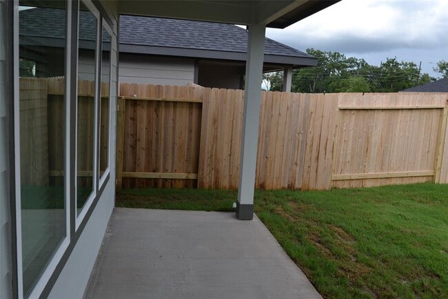 Building Photo - 1607 Portorosso Dr