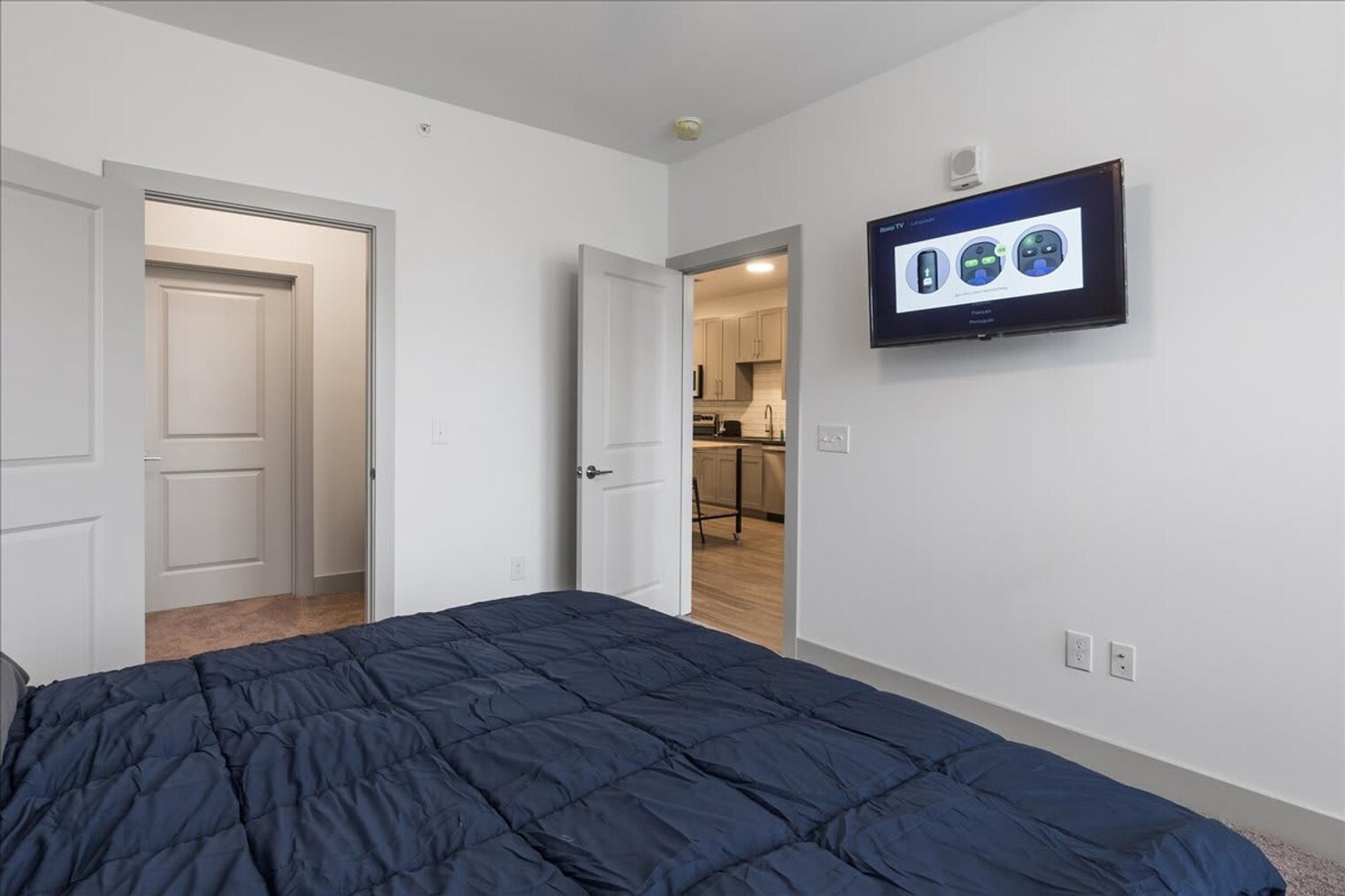 Building Photo - 2039 Woodburn Ave