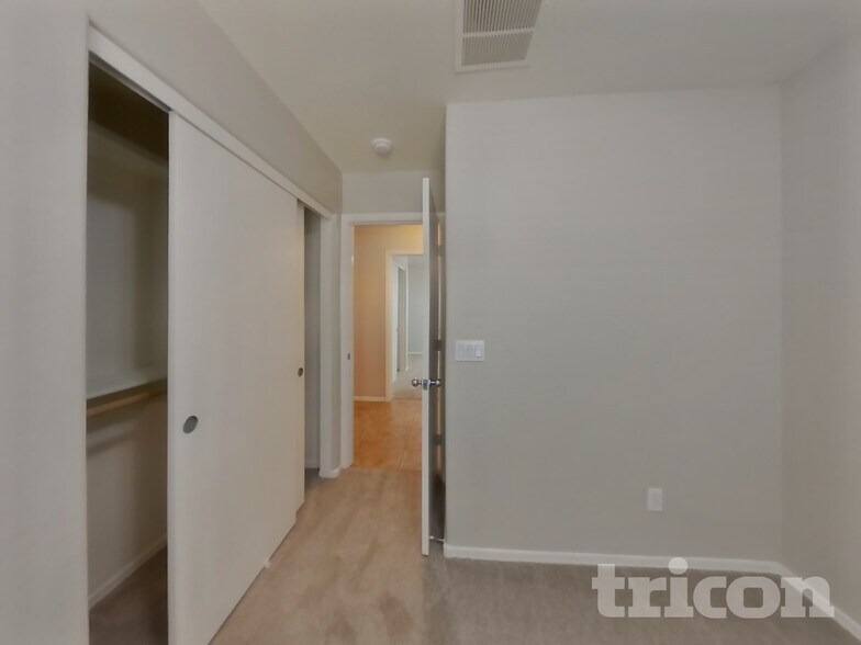 Building Photo - 6837 W Gary Way