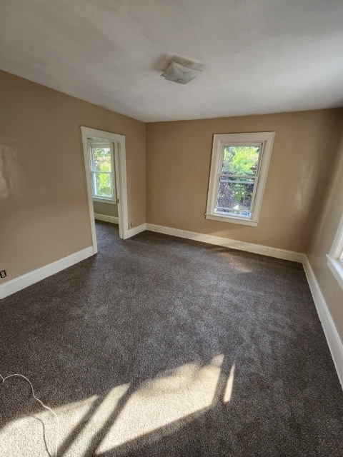 Building Photo - 309 Swan St