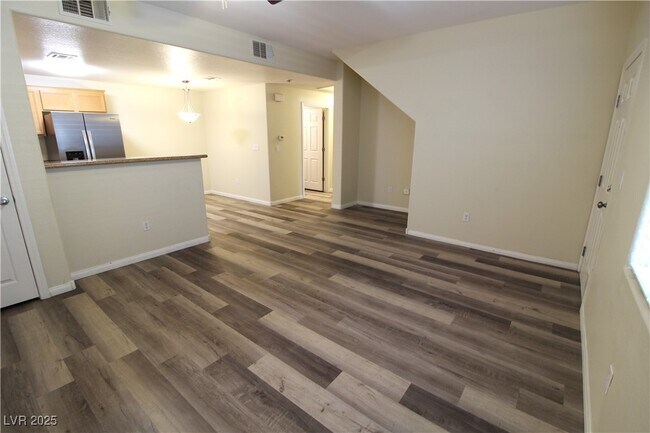 Building Photo - 7701 W Robindale Rd