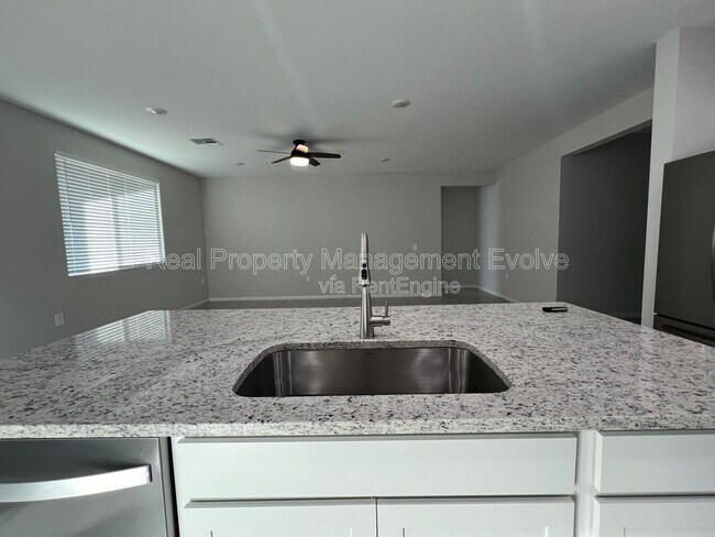 Building Photo - 3435 S 177th Dr