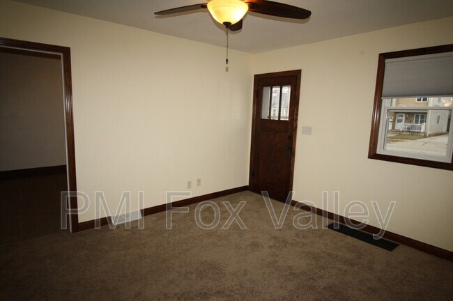 Building Photo - 826 Tayco St