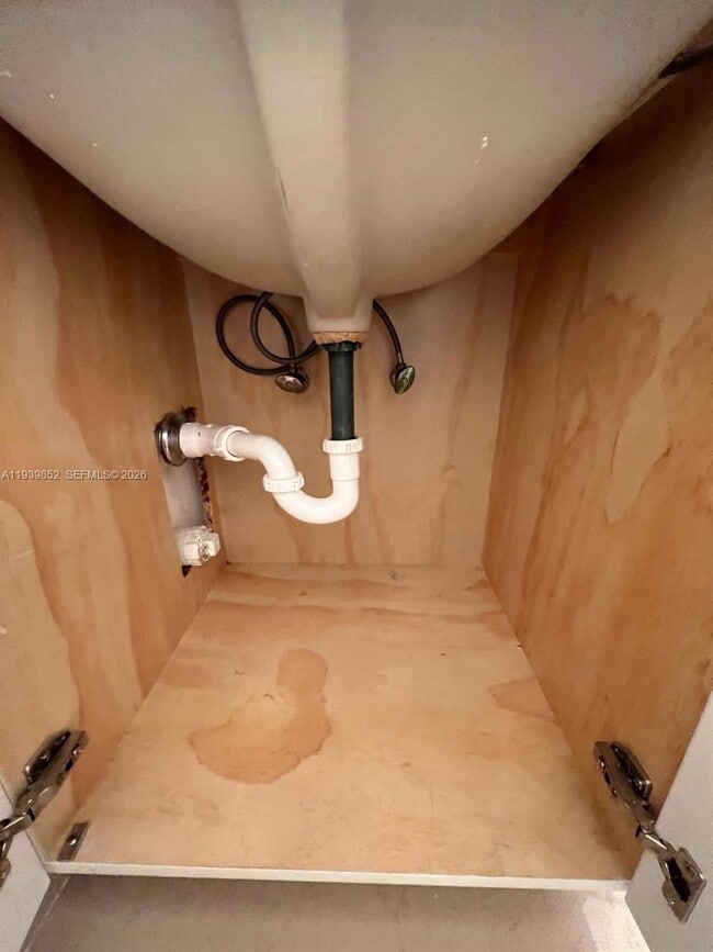 Building Photo - 721 SW 107th Ave