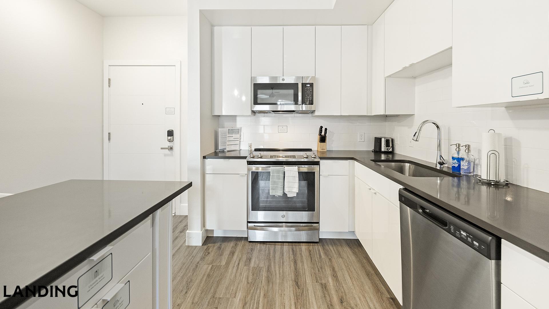 Building Photo - 4950 W Prescott St