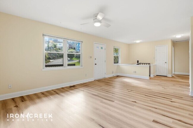 Building Photo - 25 Hazzard St